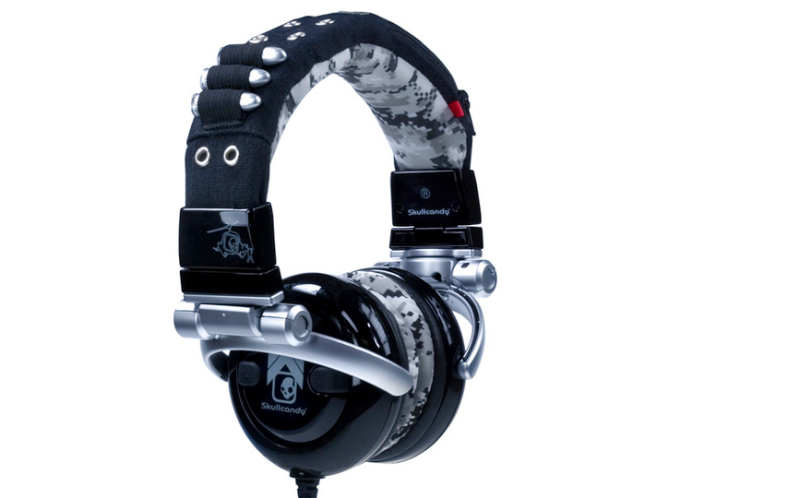 Illustration for article titled The 10 Ugliest Headphones Ever Made